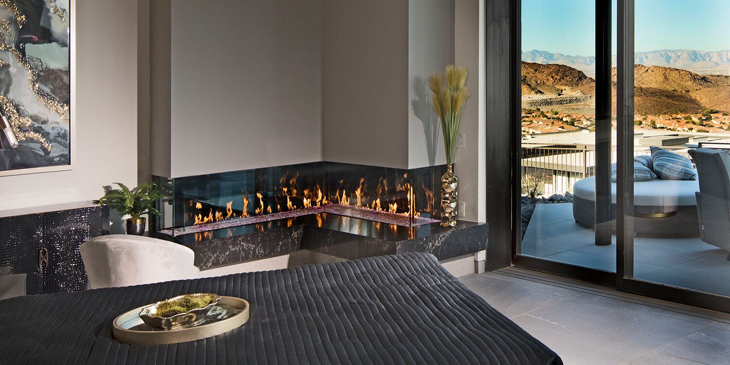 Stock Image - DaVinci Gas Fireplace|Outdoor Fire Linear